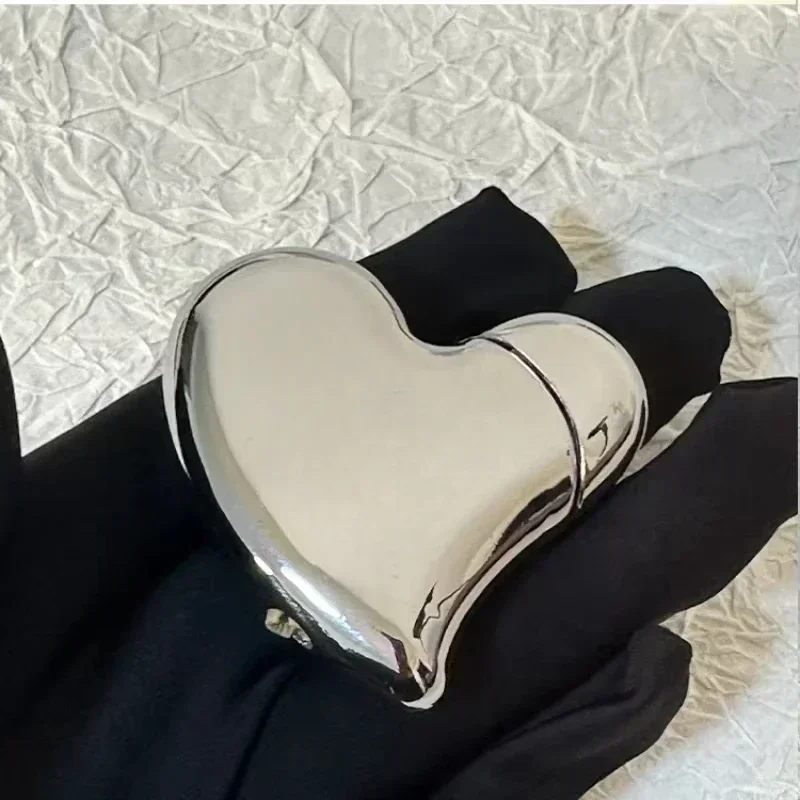 New Alloy Metal Inflatable Lighter With Love Shaped Portable Luxury High Quality Personalized Design As a Gift for Men and Women