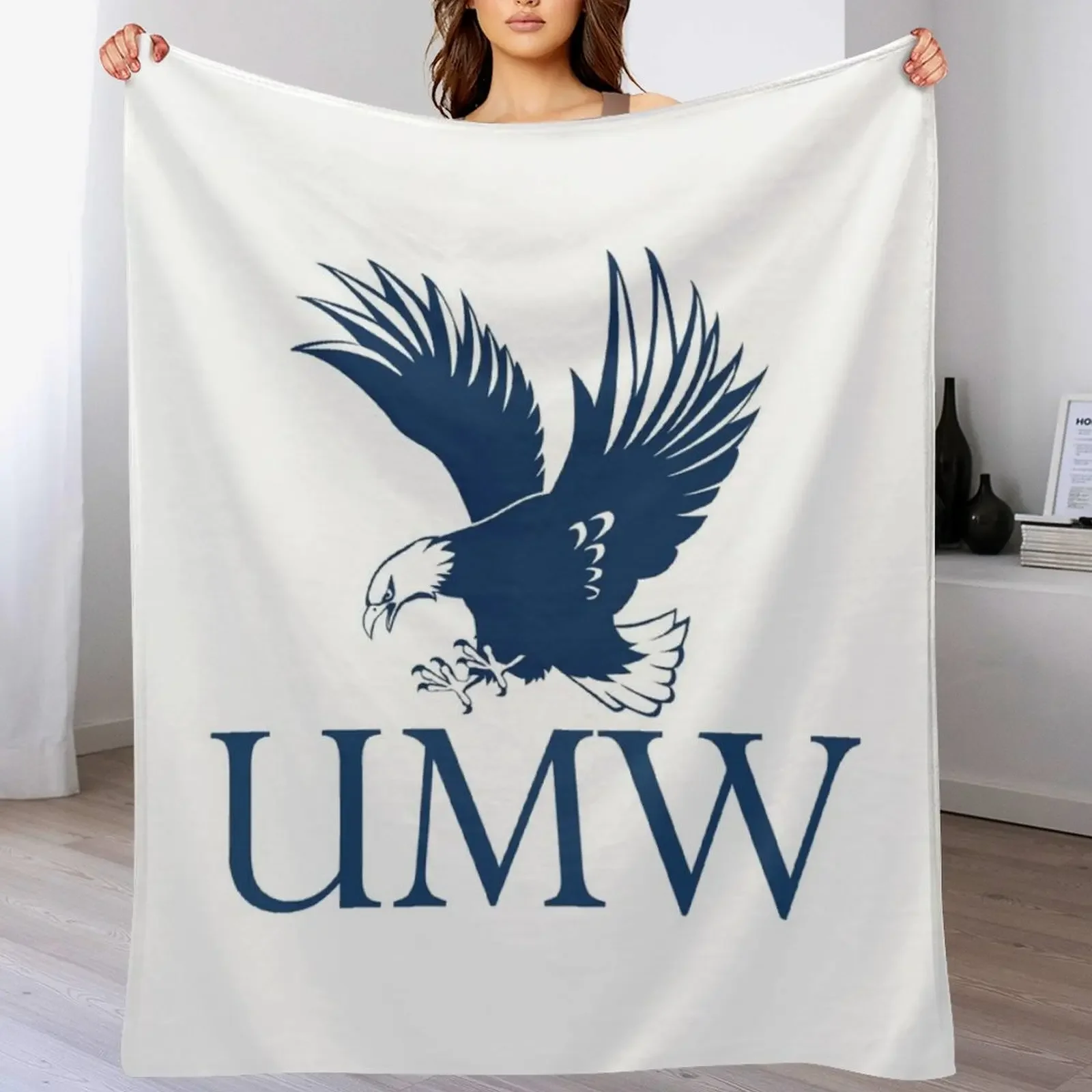 UMW, Eagles, merch Throw Blanket Blankets For Bed Luxury Designer Blankets