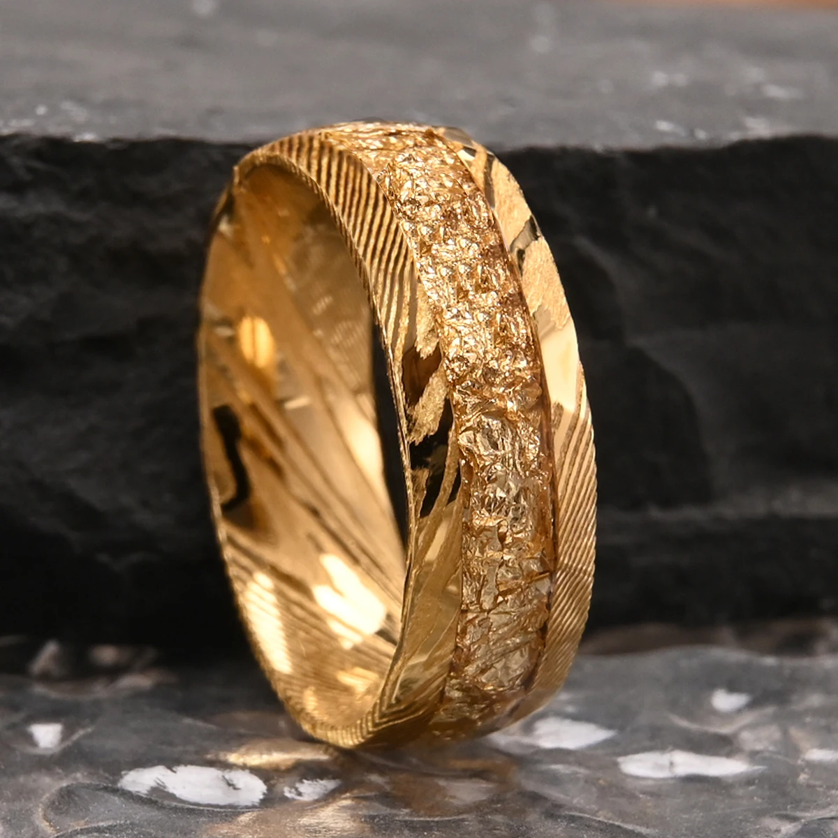 8mm luxury golden Damascus steel inlaid with golden foil, men's wedding band ring, suitable for everyday engagement commitment.
