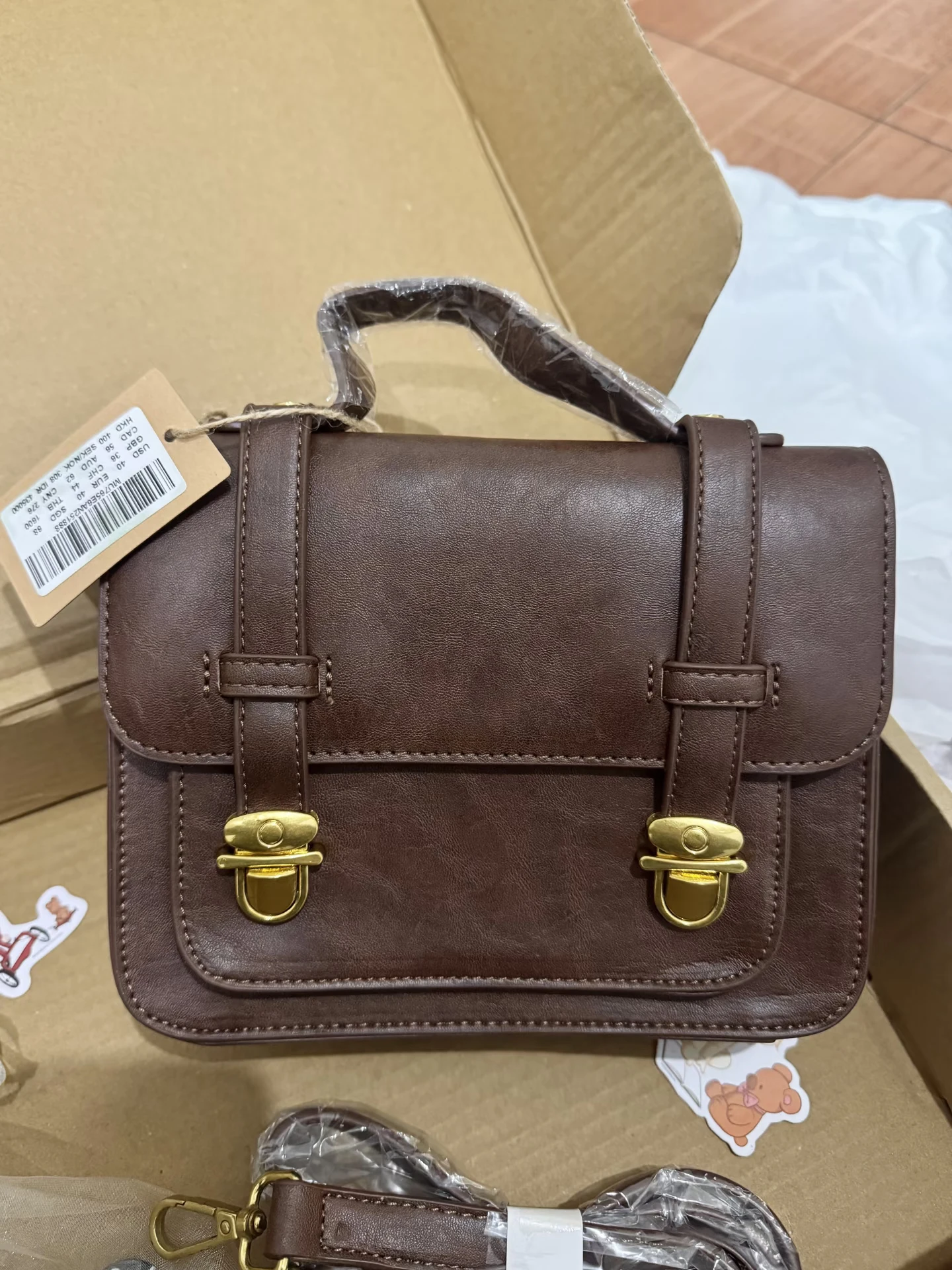 حقيبة بنية من البولي يوريثان للفصول الأربعة عالية الجودة بغطاء قلاب حقيبة كتف للسيدات حقيبة يد أمريكية عتيقة ملابس الشارع على طراز Preppy #1