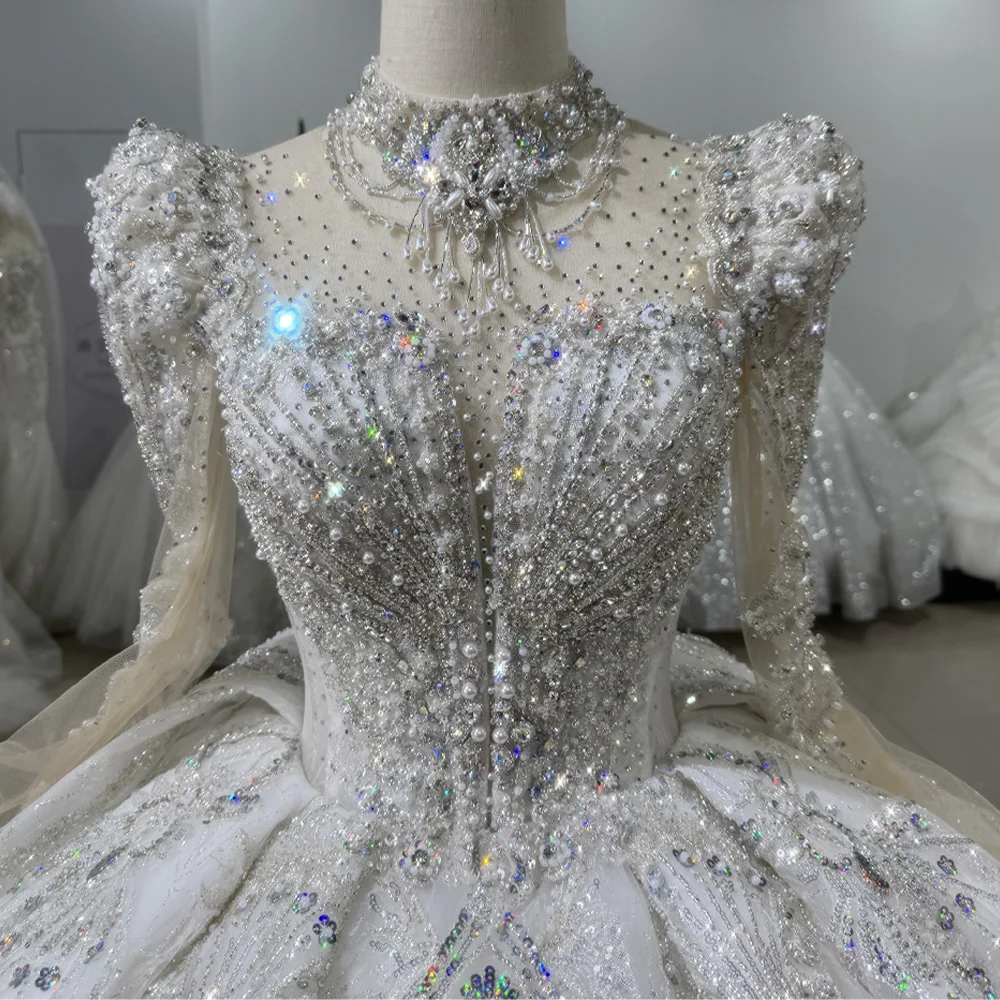 Princess Wedding Dress Long Sleeve O Neck Lace Up Keyhole Back Beading Rhinestones Crystal Ball Gown Bridal Dress