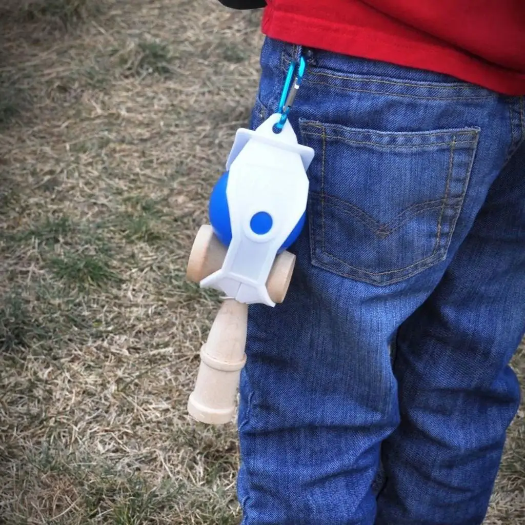 حامل كينداما البلاستيكي مع مشبك حزام لسلسلة المفاتيح بلون عشوائي