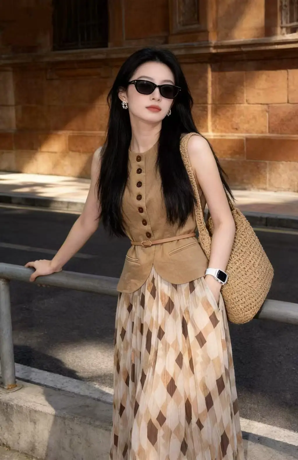 Customization European women's clothing for summer 2026 Sleeveless single-button blazer Checkered skirt set