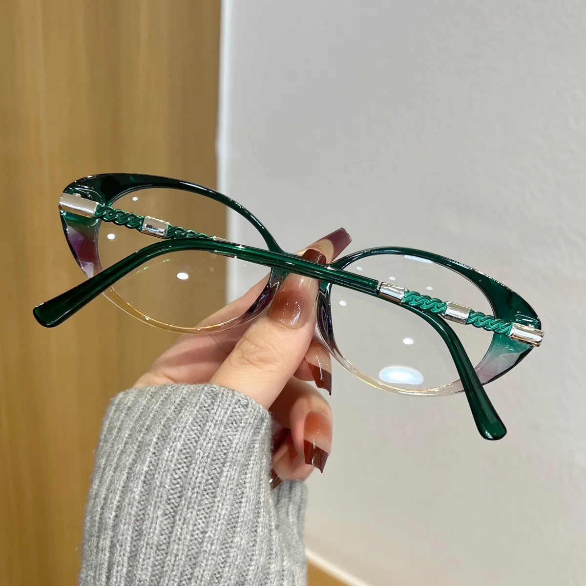 1PC, same style for men and women, stylish flat lenses, new design, oval frame, metal accessories on the legs, retro and refined