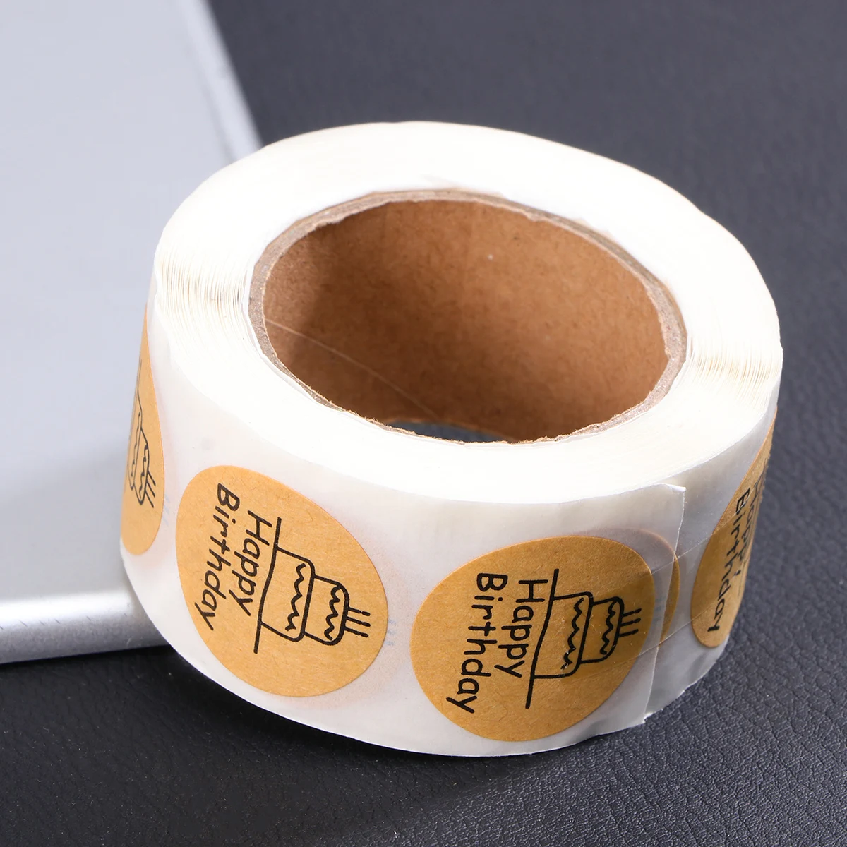 1 Roll Sealing Sticker Happy Birthday Design Self-Adhesive Round Label for Gift Wrap Baking Packaging Party Use