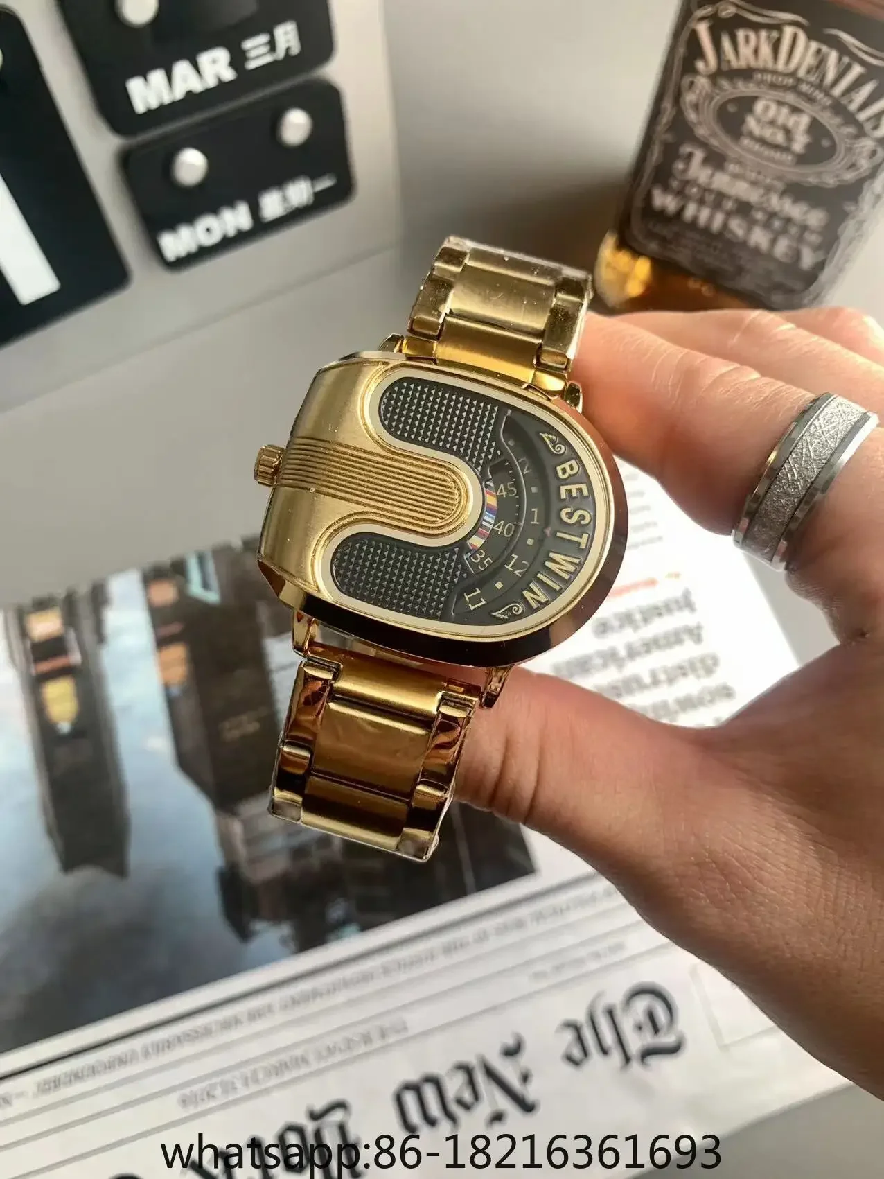 New Concept Black Technology Rotating Watch Men's Square Personality Cool Design Steel Belt Premium Non-mechanical Quartz Watch