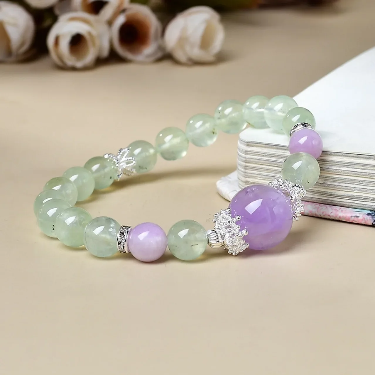 

Grape Stone Amethyst Purple Lithium Hui Bracelet Light Luxury Fashion Women's Lucky Bracelet.