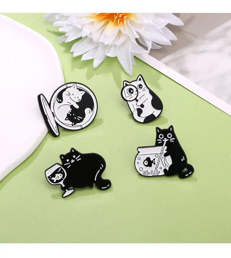 Cartoon magnifying glass, cat alloy brooch, creative and funny, drinking water, black and white cat accessories, badge