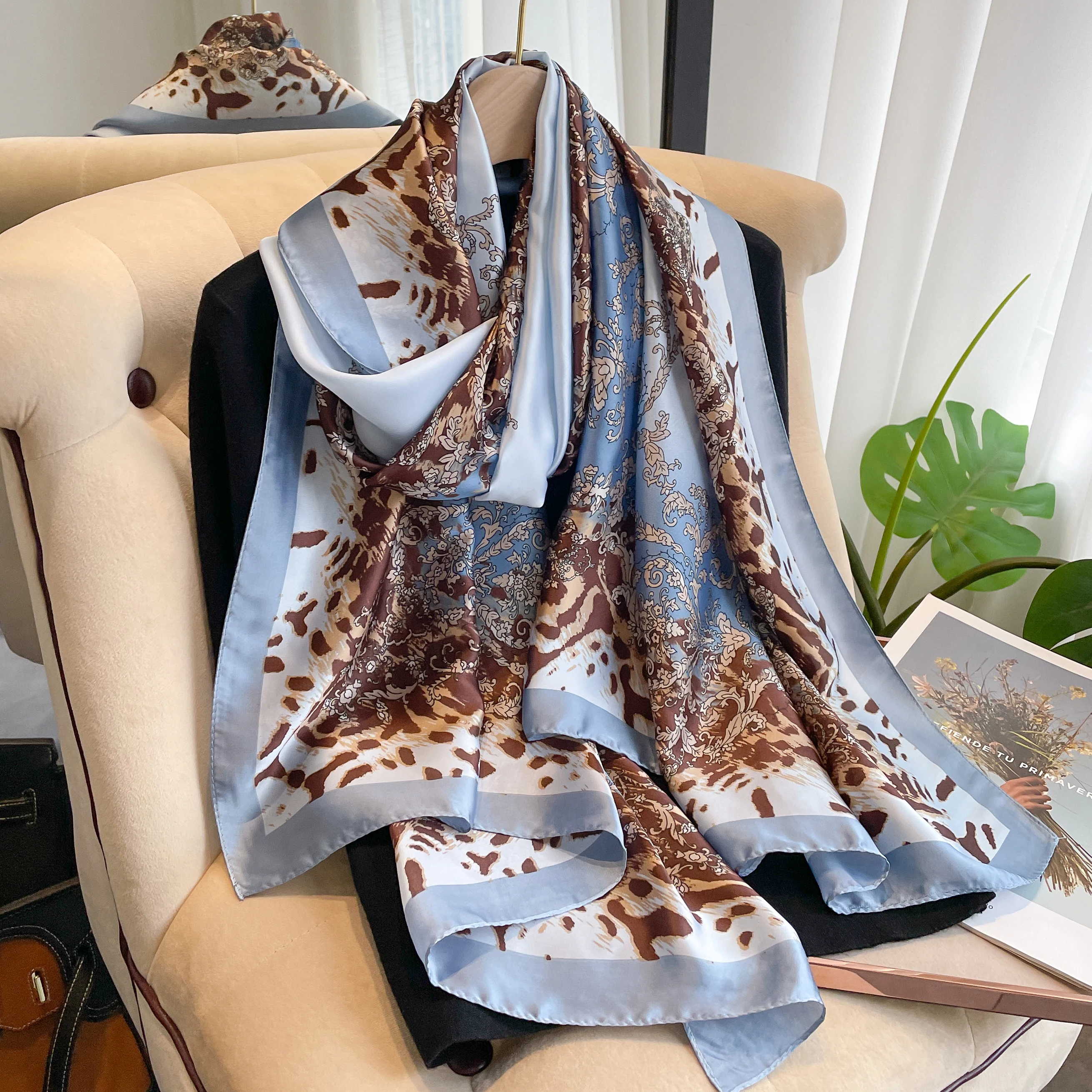 New Simulated Silk Printed Scarf for Women\'s Autumn and Winter Warmth Scarf Fashionable and Fashionable Foreign Style Shawl