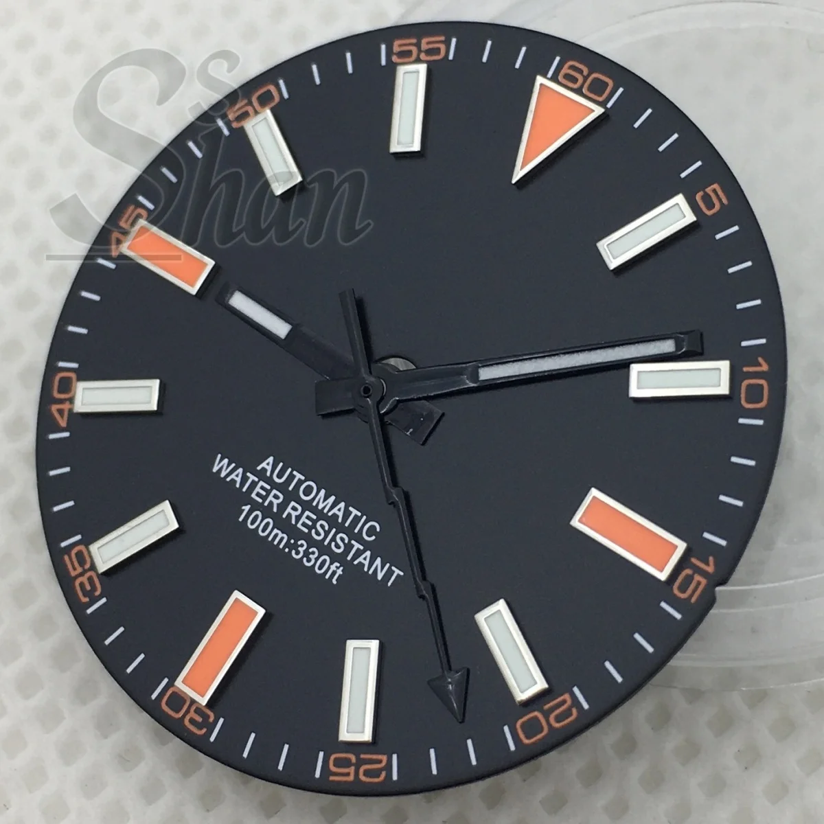 Esfera preta e branca de 29MM C3 luminescente é equipada com movimentos NH35 NH36 ETA2824 2836 PT5000 DG2813 3804 Miyota 8205 8215