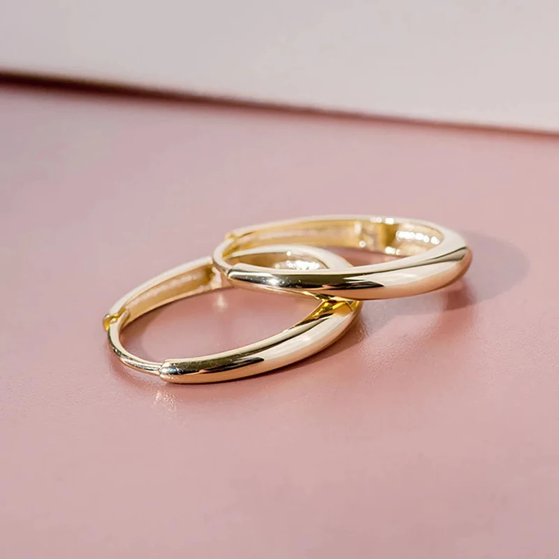 Huitan Minimalist Oval Hoop Earrings for Women Low-key Lady Ear Piercing Accessories Daily Wear Fashion Versatile Jewelry Hot