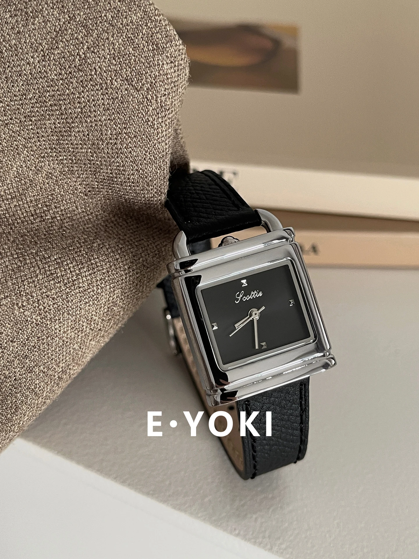 Black silver small square watch leather strap lock design female style quartz watch female high-end luxury women's watch