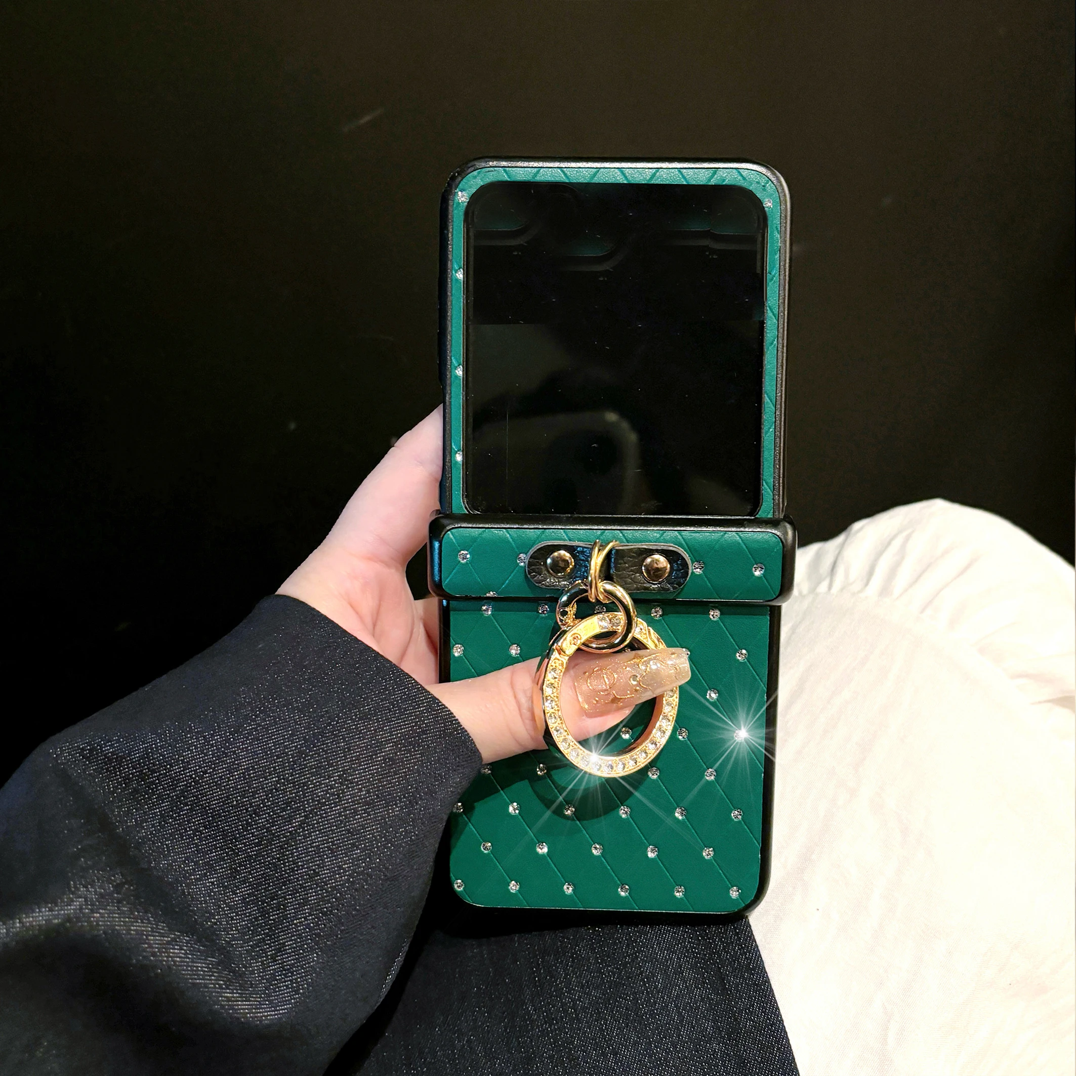 Rhombus-Gittermuster Kunstleder-Hülle für Moto Razr 50 60 70 Ultra 2026 + 2024 + 2025 mit Faux-Diamant-Ringverschluss und harter Abdeckung – Detail 6