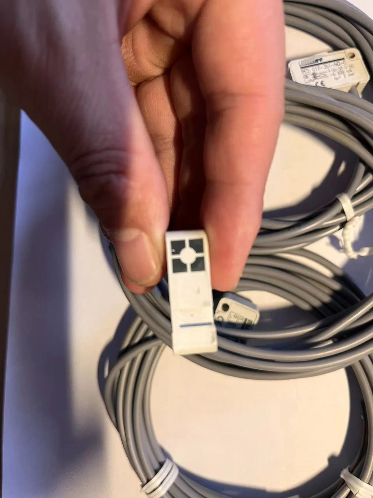 Proximity sensor BES 517-351-NO-C new and original wiith no box