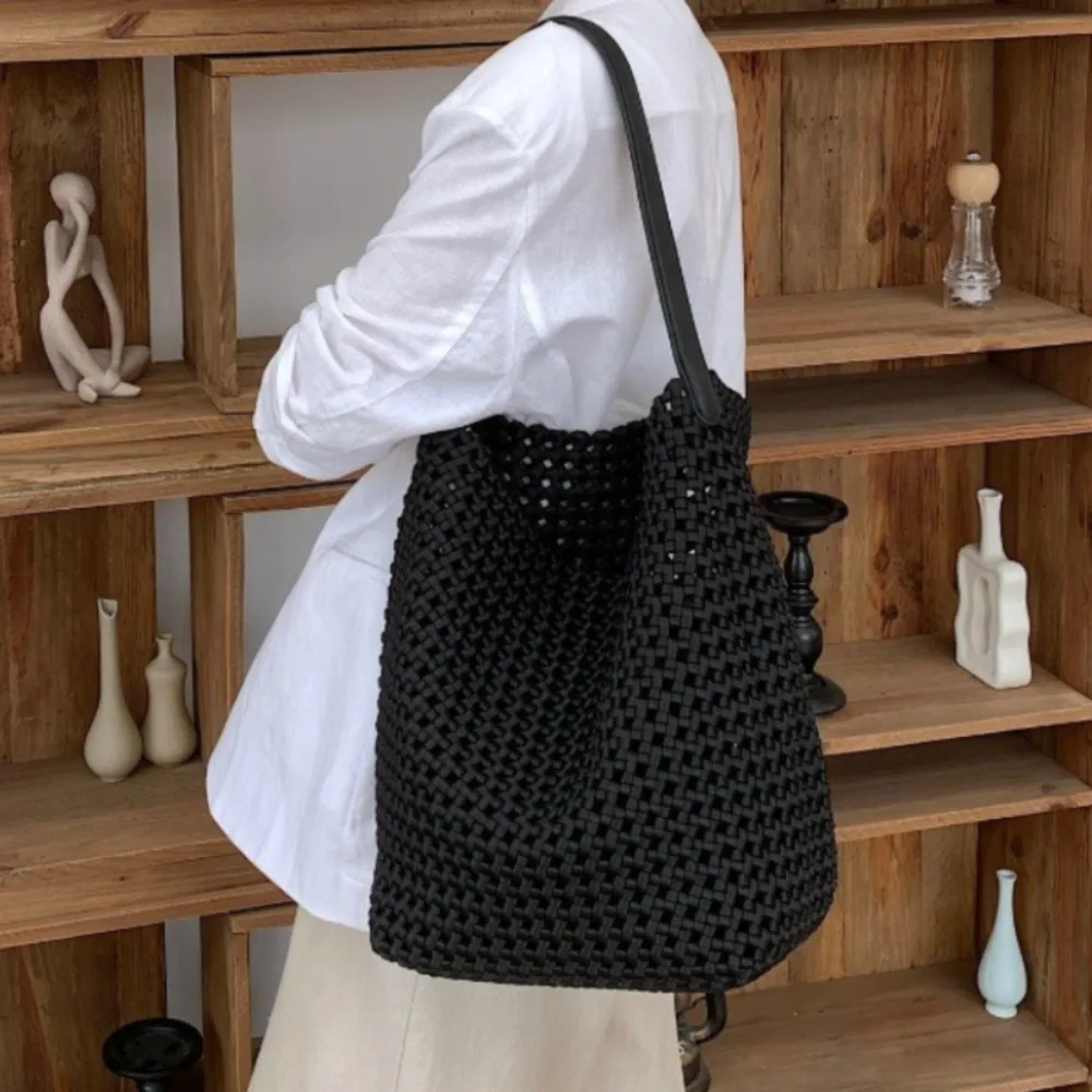 New Women Daily All-match Bucket Exquisite Handbags Hollow Out Minority Braid Casual Shoulder Bags Female Commuter Underarm Bag