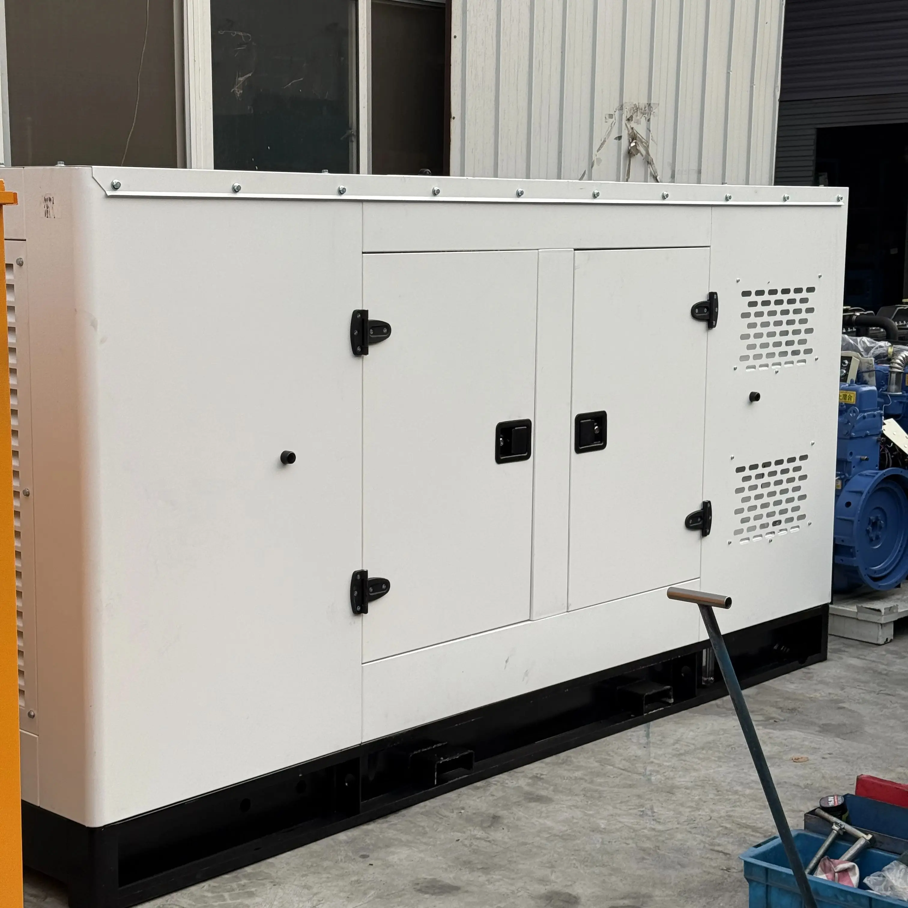 

Travel Electricity Made in China Generator Factory Direct Sales Add to Diesla Ready-to-use 300000 Watt Generators Portable