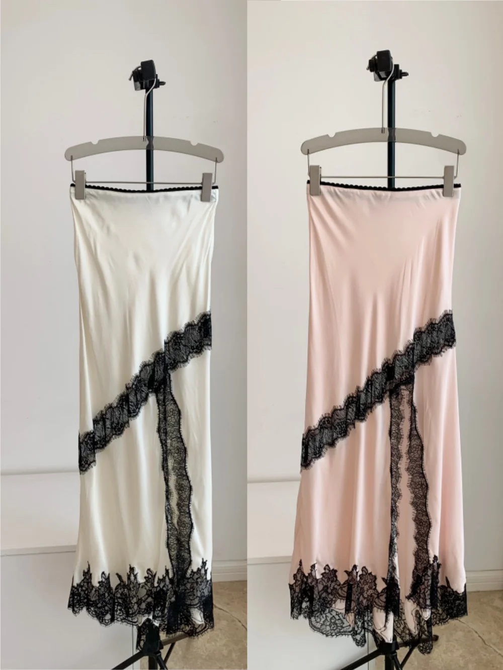 

Women Black Lace Spliced Midi Skirt 2-Color High Waist Fashion Slit Skirt
