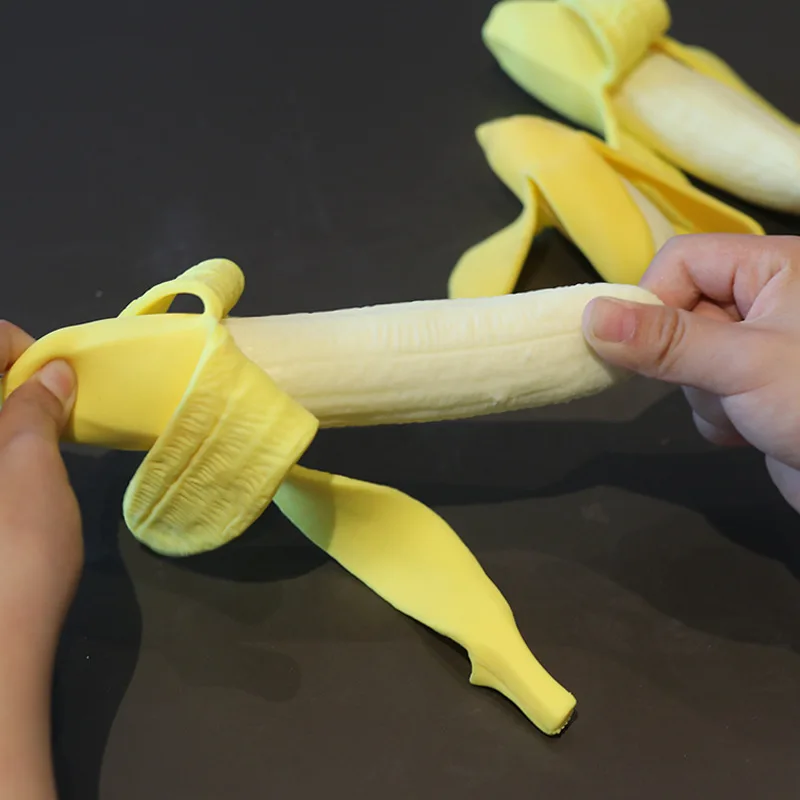 13CM Creative Plastic Funny Simulation Peeling Banana Spoof Toys Fruit Decompression Banana Toys Children\'s Birthday Gift Toys