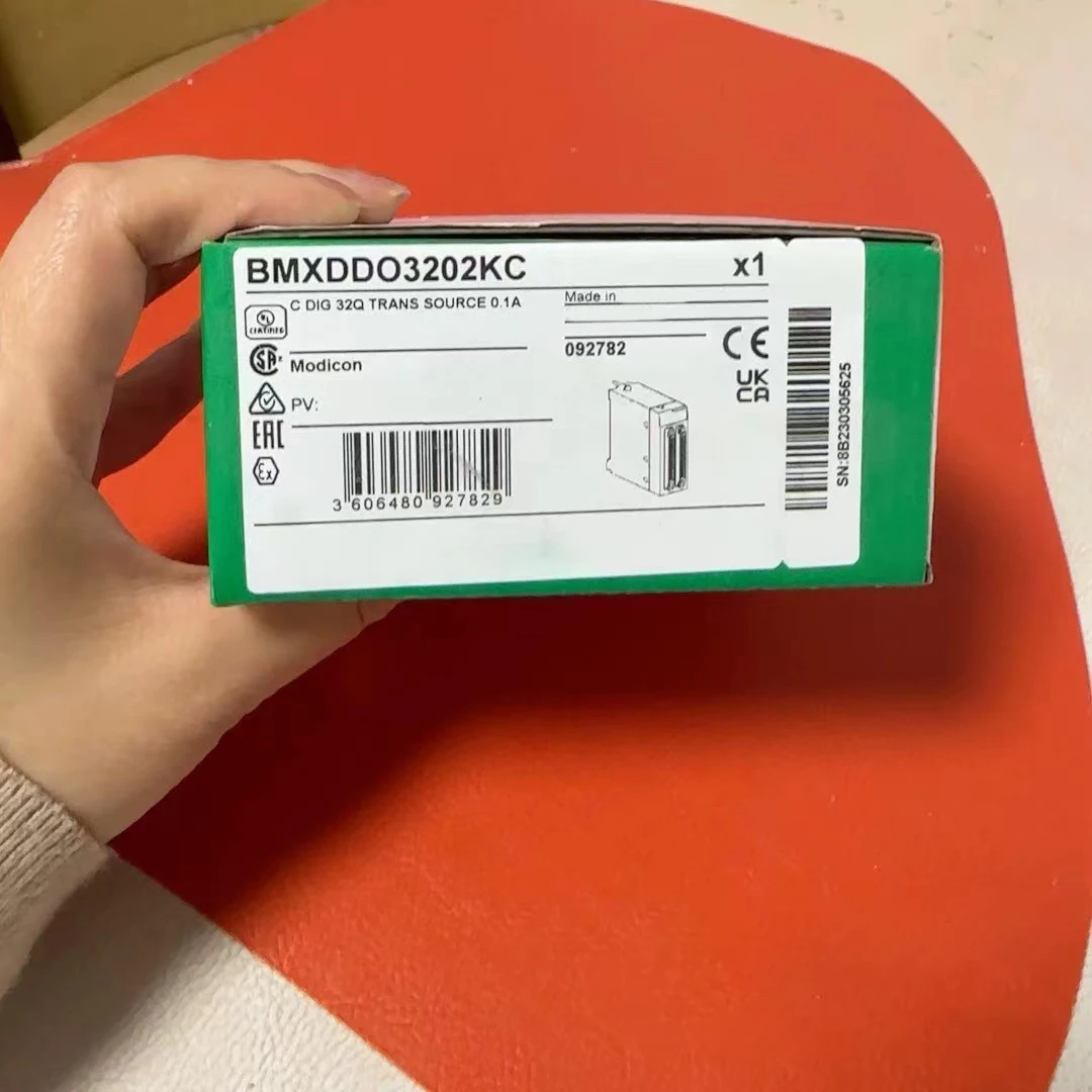 BMXDDO3202KC discrete output module X80 - 32 outputs - solid state - 24V DC positive - severe