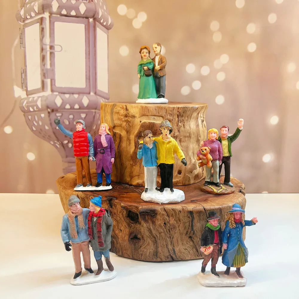 Christmas Winter Couple Resin Mini Figurine, Holiday Village Desktop Ornament