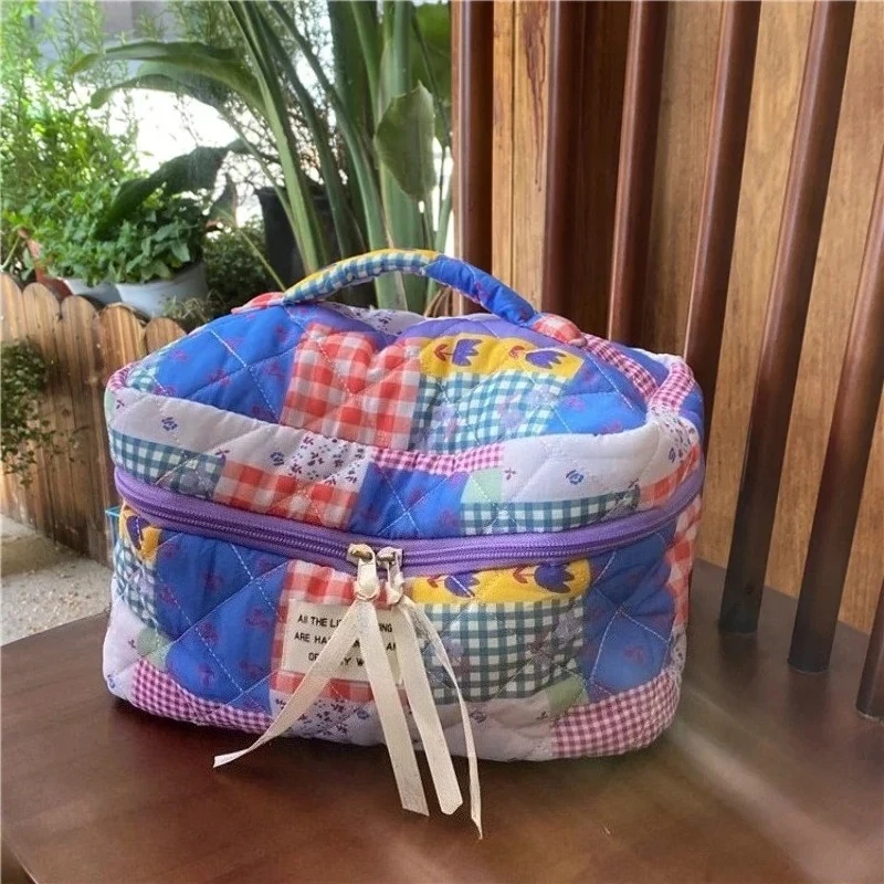 

Large Capacity Cartoon Printed Ladies Cosmetic Bag Fashion Portable Women's Storage Makeup Bags Sweet Soft Fabric Female Handbag