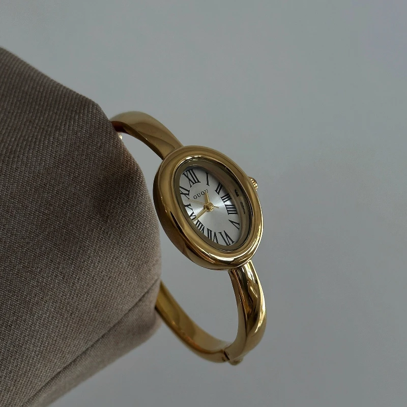 Oval bracelet women's watch 2025 new light luxury student trend fashion niche women's high-end quartz watch birthday present