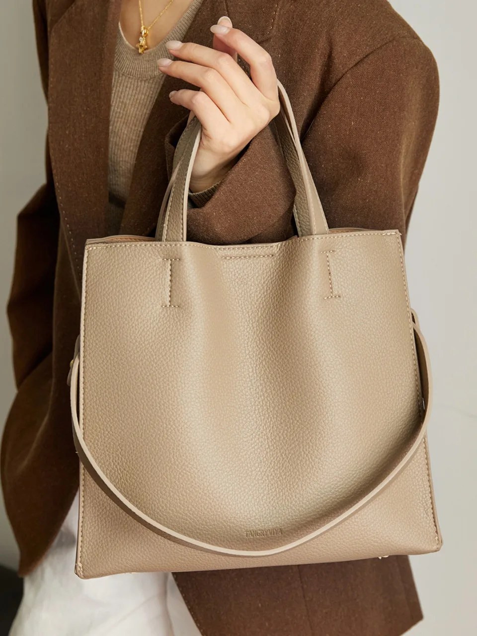 

Fashion Women handbag Large Capacity Pu Leather lychee grain Ladies Shoulder Bags Brand design Commuting Female big Totes bolsas