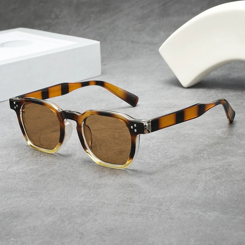 Retro Square Men Rivets Sunglasses Shades Outdoor UV400 Fashion Women Green Sun Glasses for Sunscreen Travel Cycling