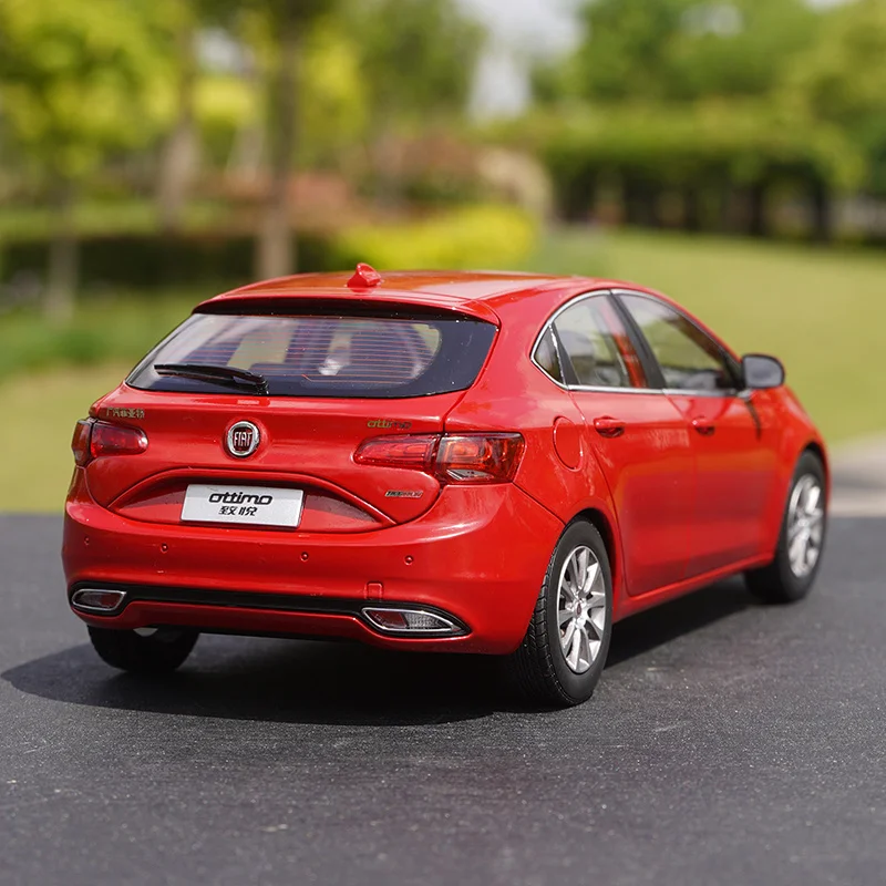 

1:18 Fiat Ottimo Alloy Car Model Diecast Metal Car Vehicles Model Miniature Scale Simulation Collection Kids Toy Gift Decoration