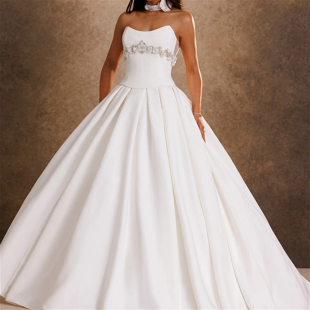 Customized Strapless Wedding Dress Straight Neck Rhinestone Floral Appliques Solid Satin Vintage Formal Bridal Ball Gowns