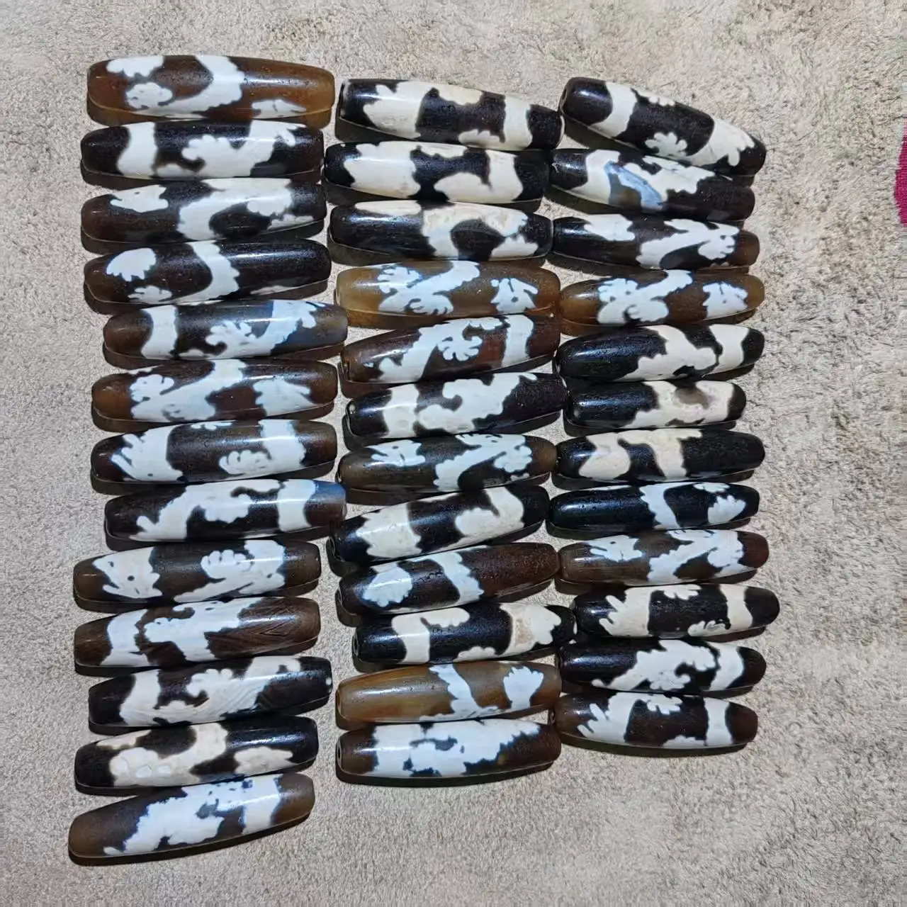 

1bag/lot 60mm Black White Dragon Pattern Agate Dzi Bead with Weathered Old Material Tibetan Loose Beads for Bracelet Necklace