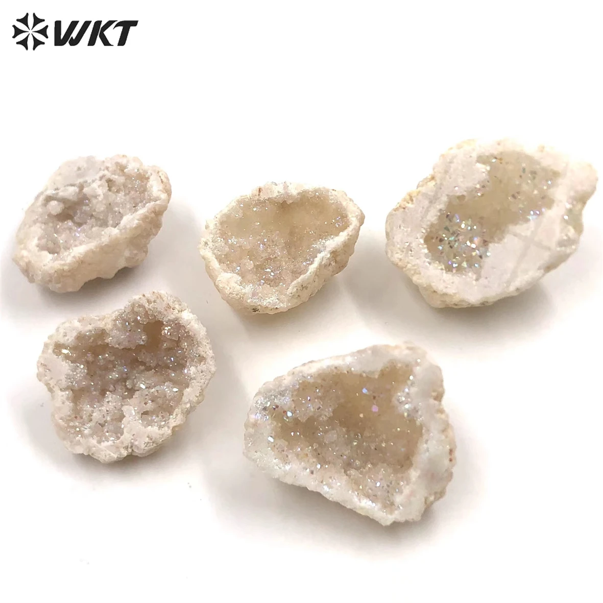 WT-G312 WKT 2023 New Arrival Attractive Cute Natural White Stone Geode Quartz With Aura Agates Jewelry For Hip Hop Party Trend