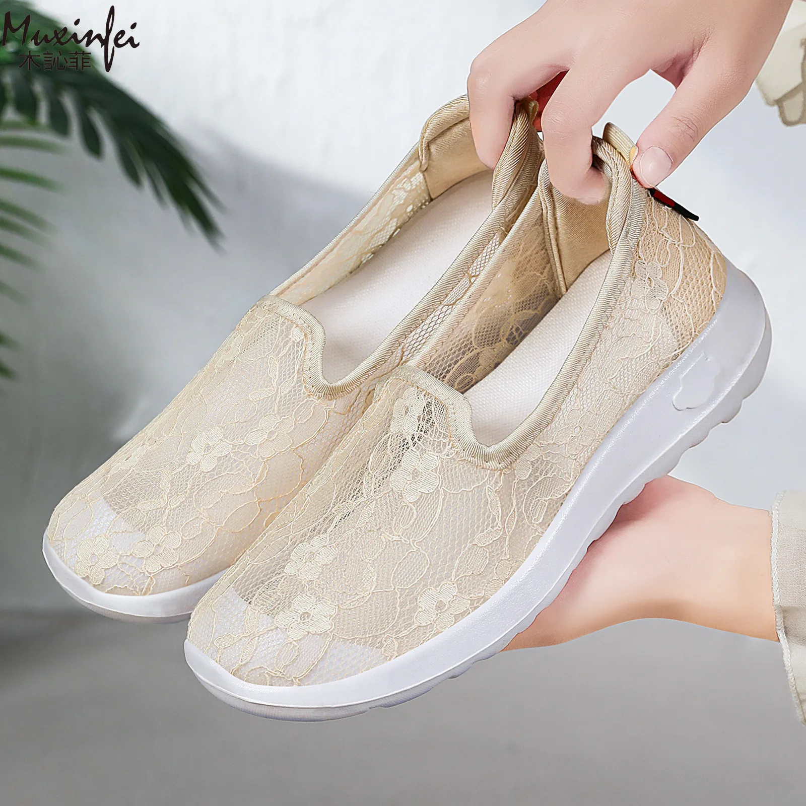 

Women's Shoes Versatile Spring New Mesh Walking Breathable Casual Shoes Comfortable Shoes Flat Bottom