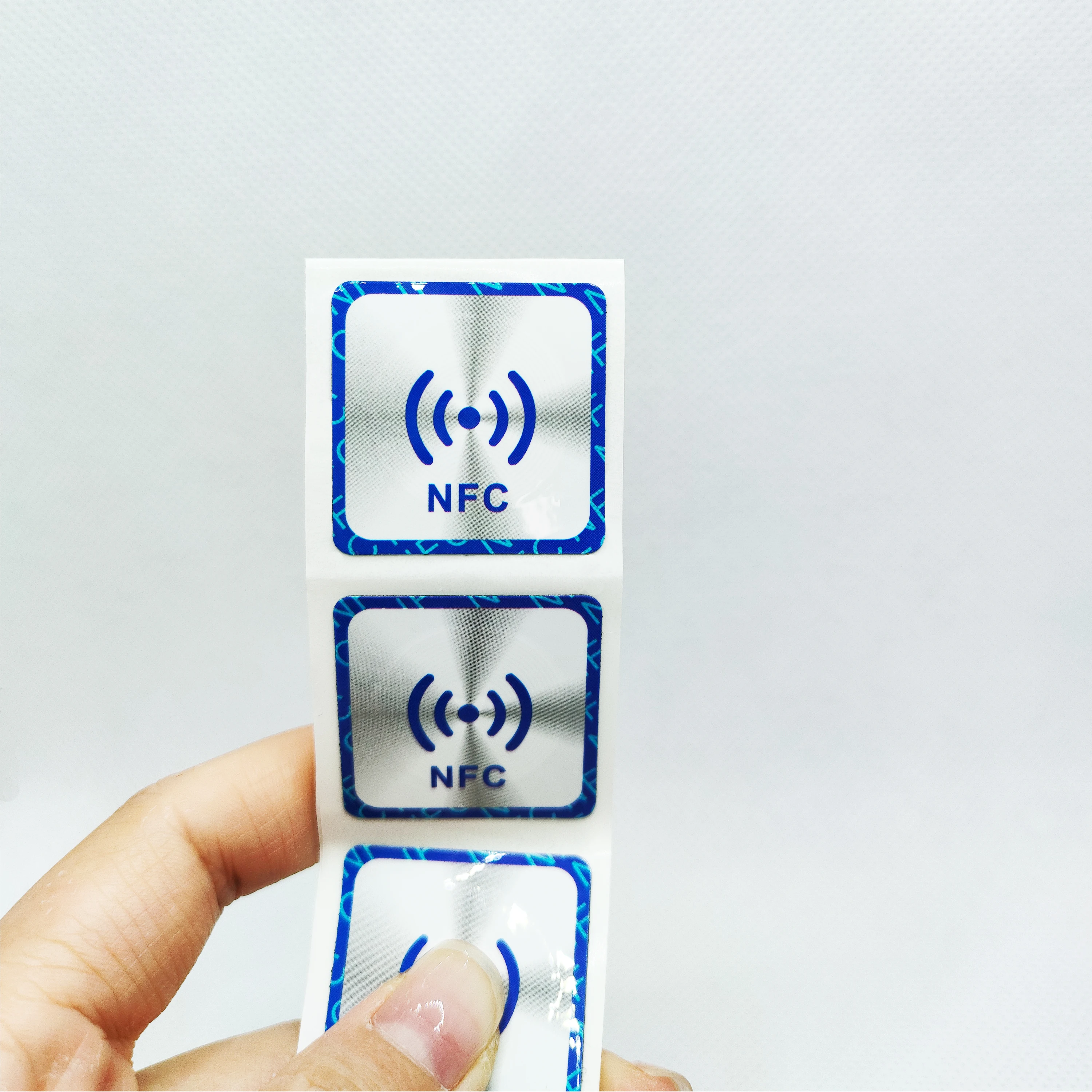 5 ชิ้น 144 ไบต์ NFC 213 แท็กป้องกันโลหะ 25 มม. สติกเกอร์เข้ากันได้กับโทรศัพท์และอุปกรณ์ NFC ทุกรุ่น