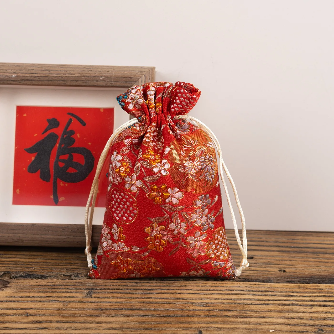 الرباط الرباط حقيبة المنسوجة النسيج الحرير الديباج حقيبة المجوهرات الأزهار التطريز حقيبة المجوهرات لينة للمنزل هدايا الفتيات