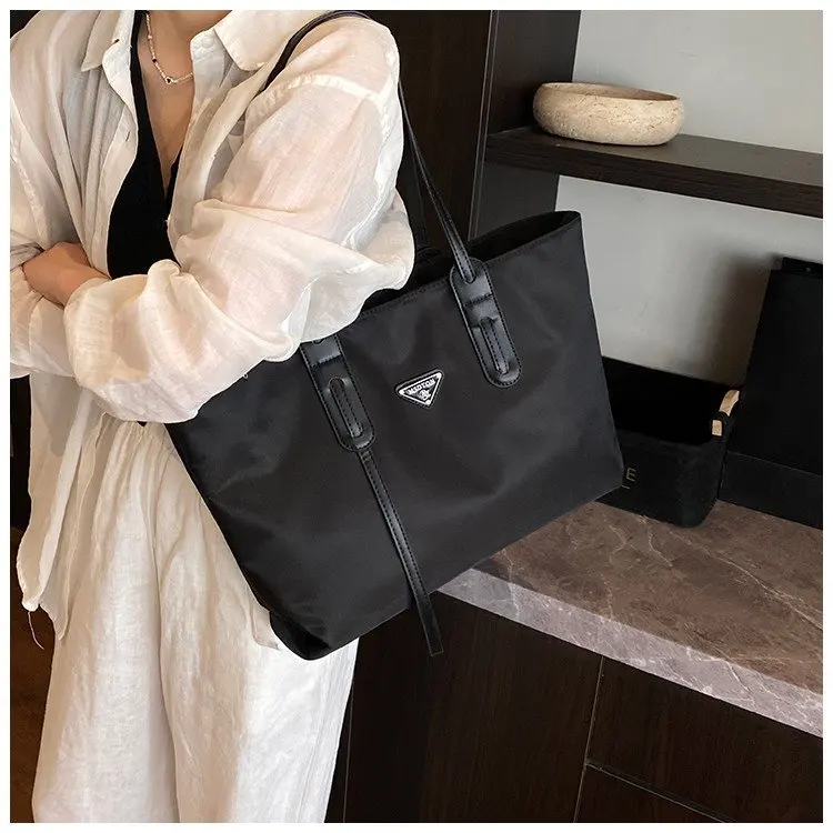 Unique Trendy Crossbody Bag with New Style - Elegant Exquisite Design for Girls' Sweet Retro Casual Daily Outfits, Versatile Use