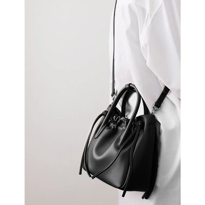 New Fashionable Drawstring Pleated Cloud Bucket Handbag For Women With A Simple And Luxurious Feel Single Shoulder Crossbody Bag