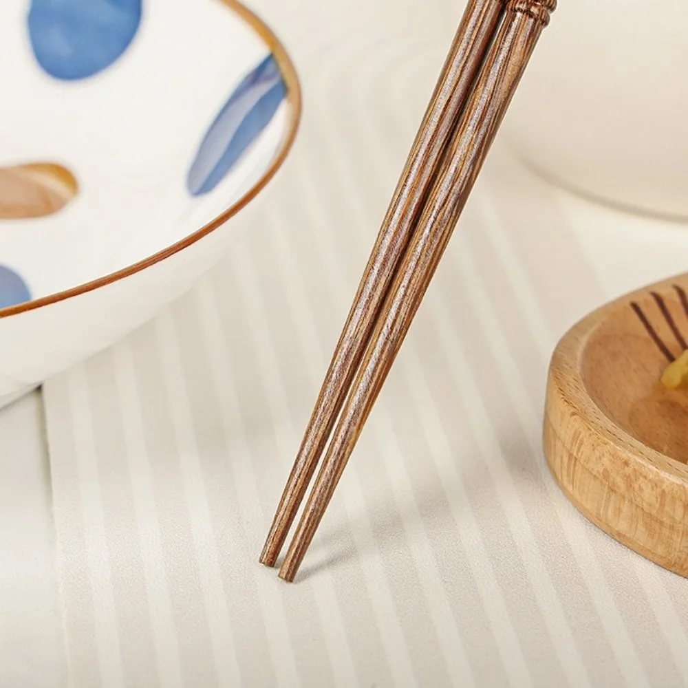 1 Pair High Quality Retro Wooden Chopsticks Solid Color Japanese Style Sushi Chopsticks Handmade Bamboo Shape Pointed Chopsticks