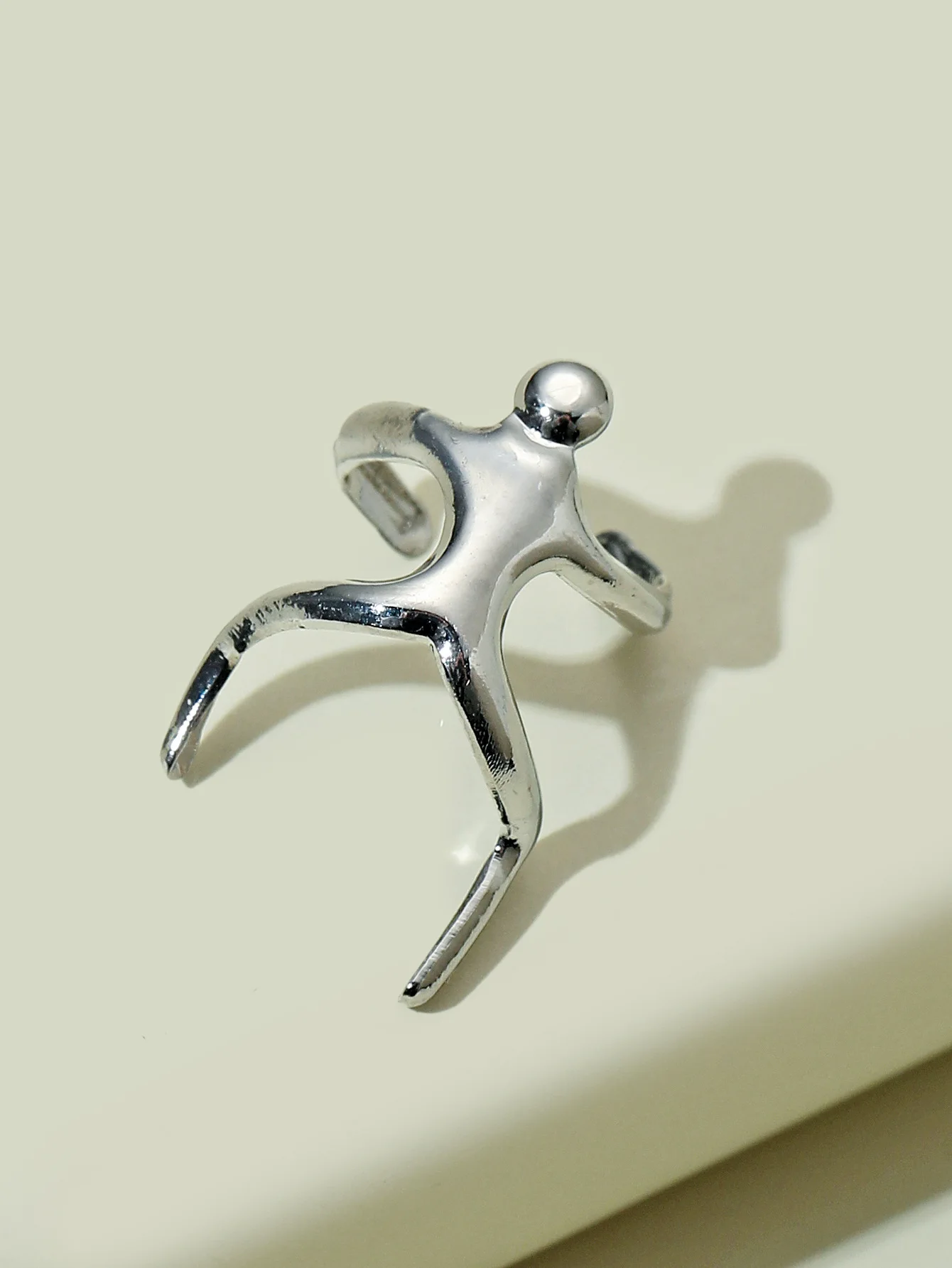 1 Pcs Figure Shaped Ear Clip Climbing Climber Ear Cuff Non Pierced Wrap Men Women Frog Cartilage Earrings