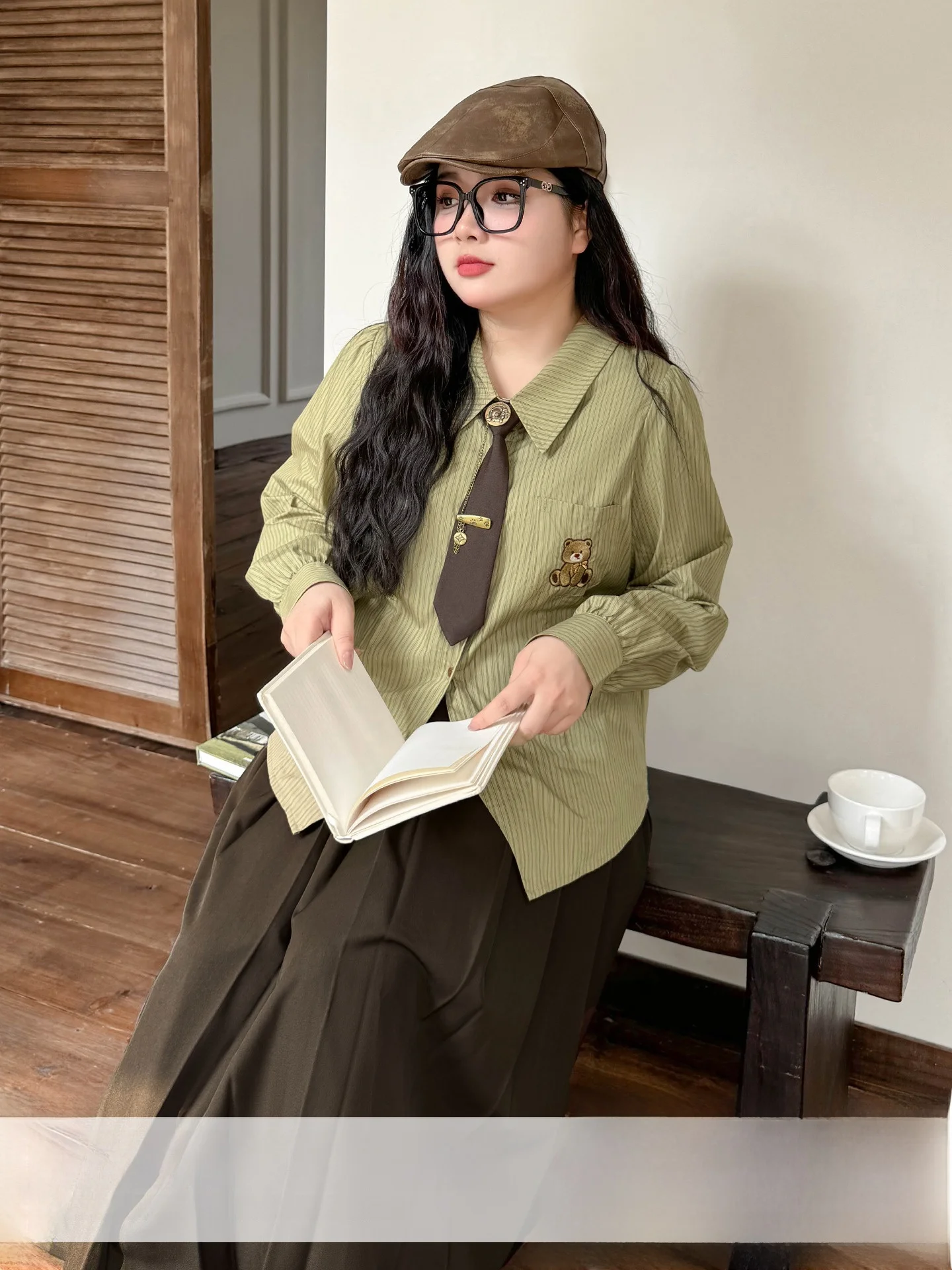 

Плюс размер Художественный студенческий наряд College Sle Утягивающая полосатая плиссированная юбка из двух предметов Комплект из смеси хлопка с высокой талией Осень...