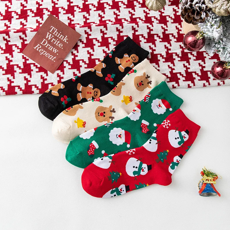4 pairs of autumn and winter new Christmas themed cartoon socks cute gingerbread man reindeer jacquard mid tube socks