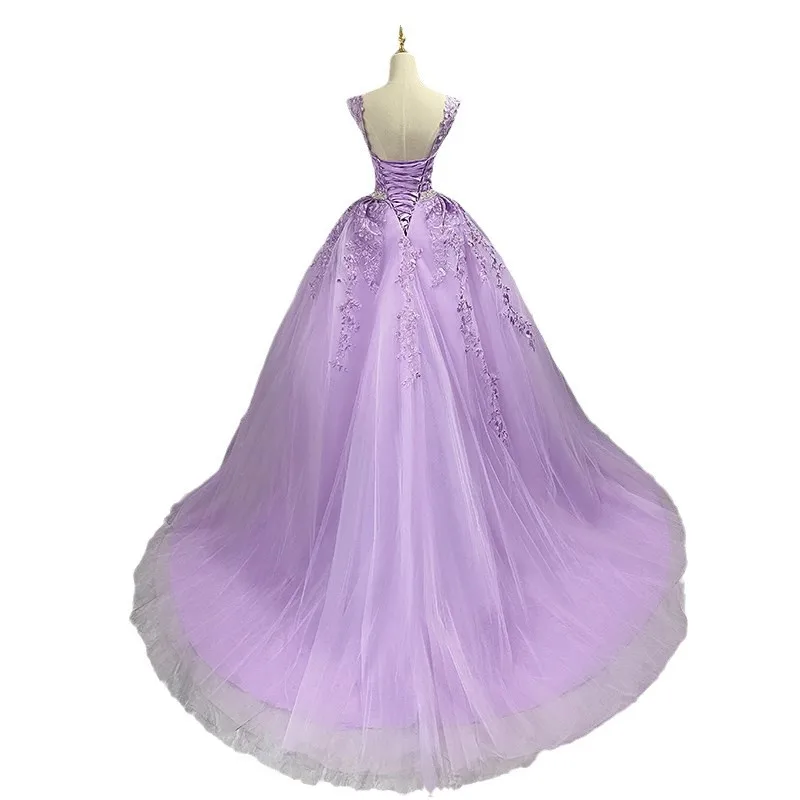 فستان سهرة أرجواني 2025 نمط جديد مثير فستان الأميرة بدون أكمام بالإضافة إلى حجم زي أداء الامتحان الفني