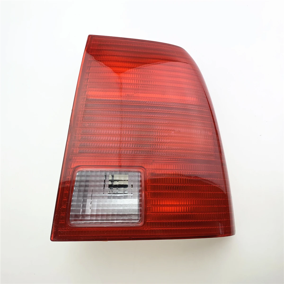 1PCS R-L.for Passat B5 Taillight Housing, Red Casing