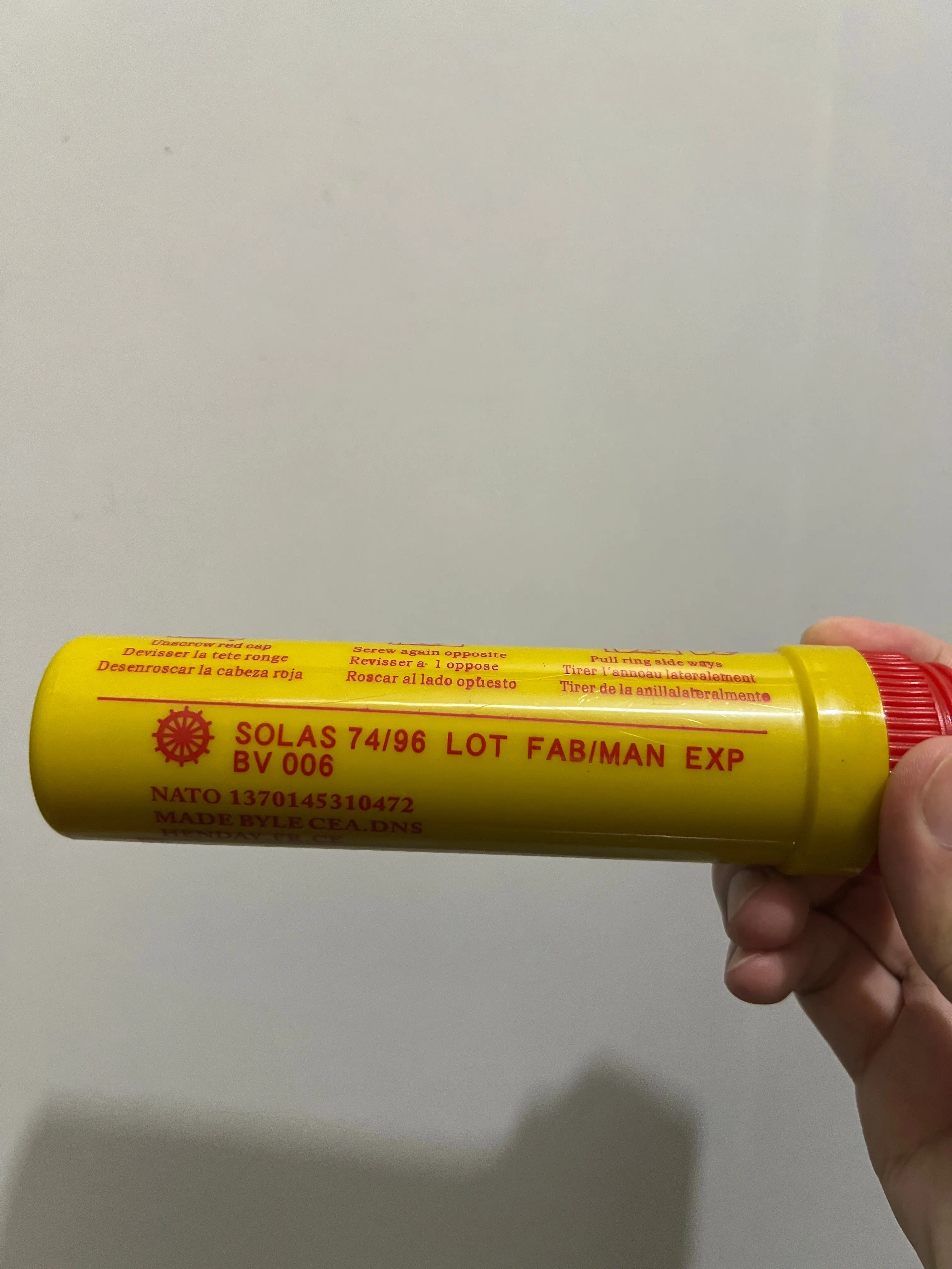 

(Red Light Stick)Music Festival Handheld Signal Light Stick Lighting Emergency Outdoor Field Tactical Rescue Fire Extinguisher