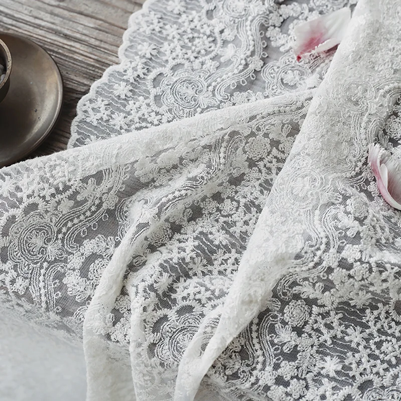 

Новая элегантная кружевная сетчатая ткань с цветочной вышивкой для свадебных платьев, рубашек, детской одежды, платьев, продается во дворе.