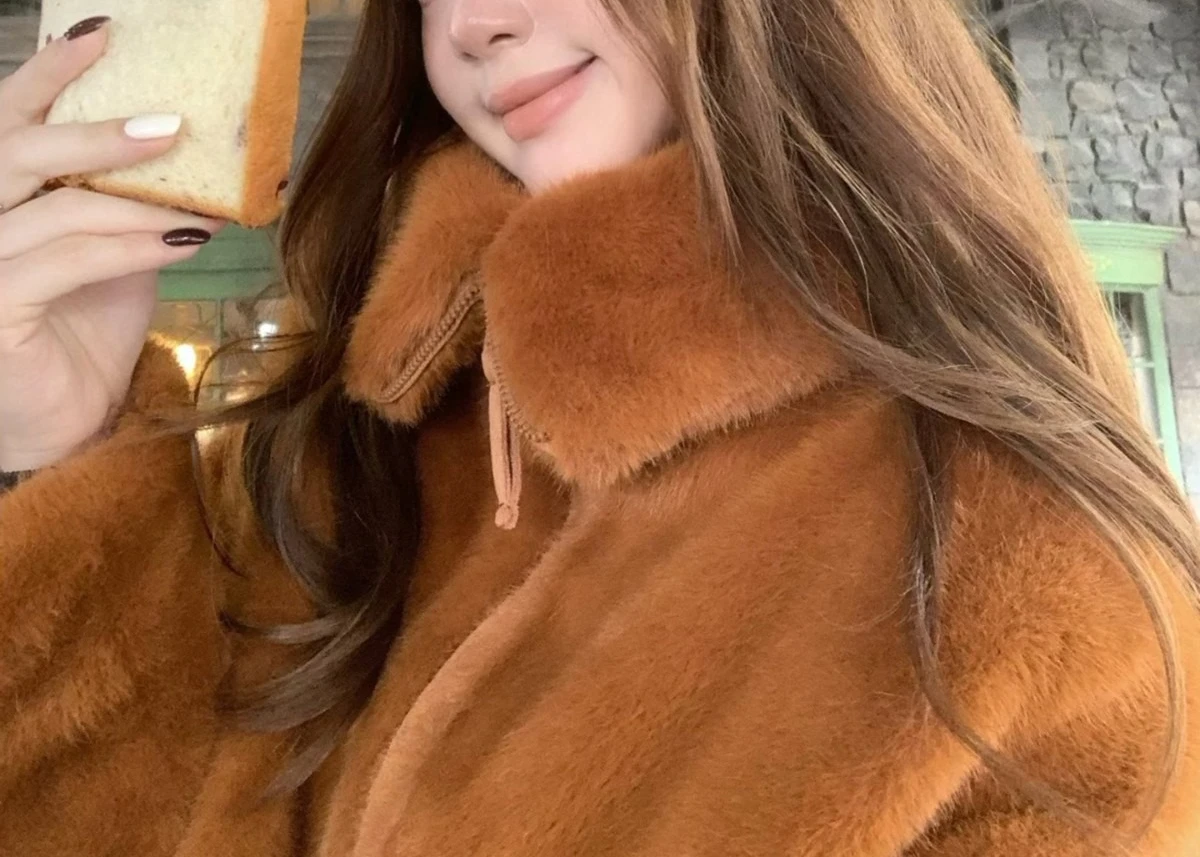 Eco-friendly Imitation Fur Laoqian Fur Slimming Coat for Women