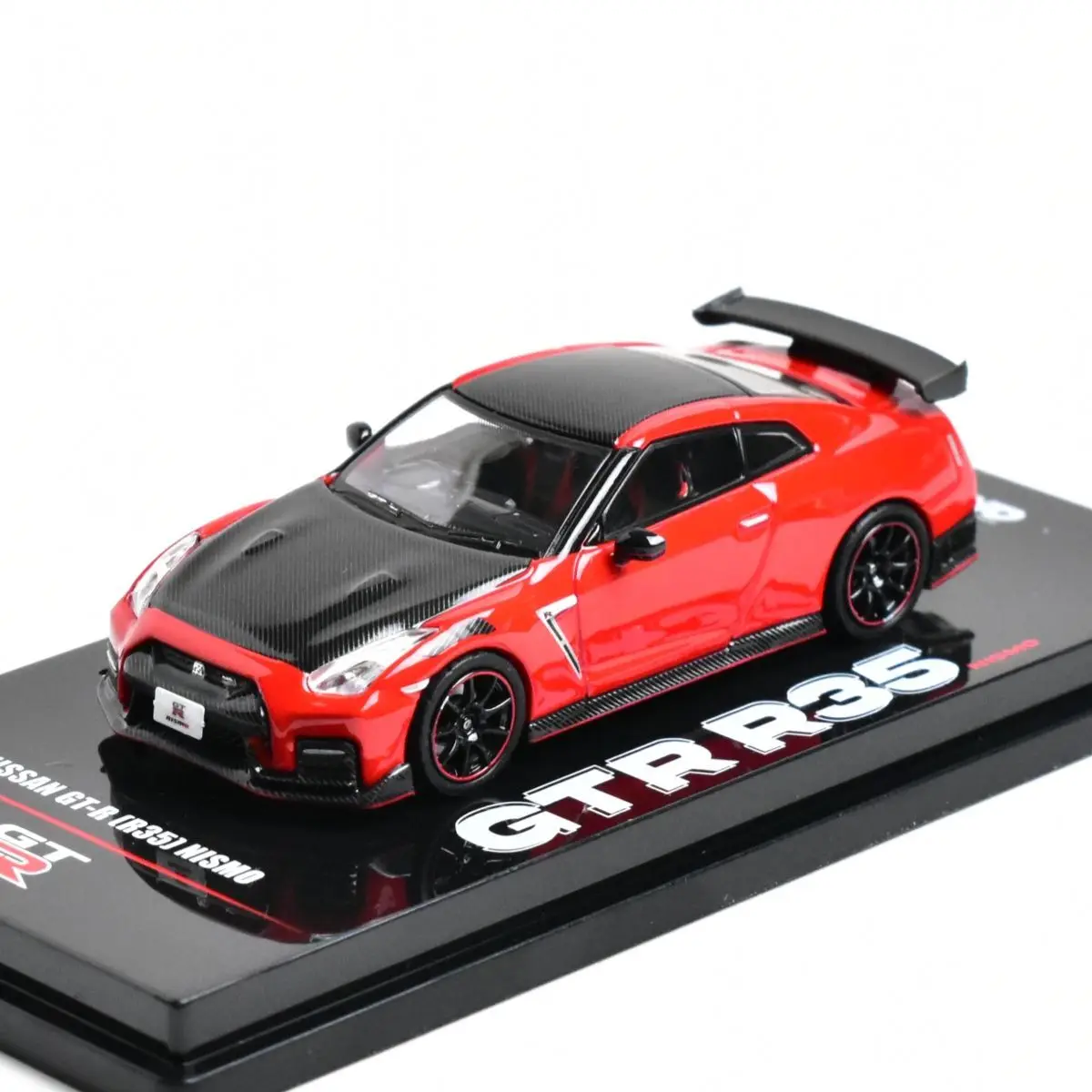 

Литая под давлением модель автомобиля INNO 1:64 GTR R35 NISMO