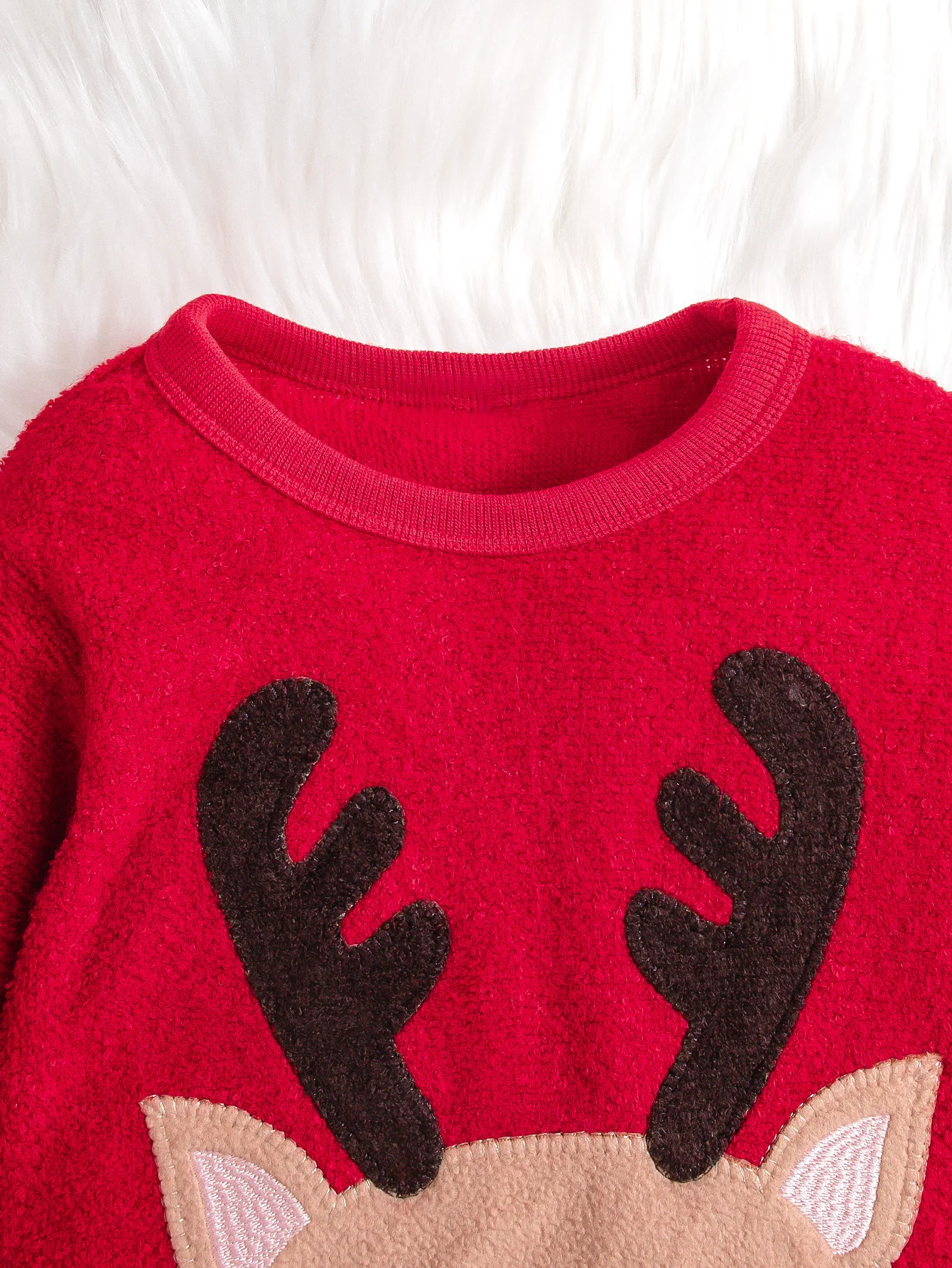 Conjunto temático de ciervos navideños Diseño rojo Ropa de moda navideña cómoda y elegante para uso diario