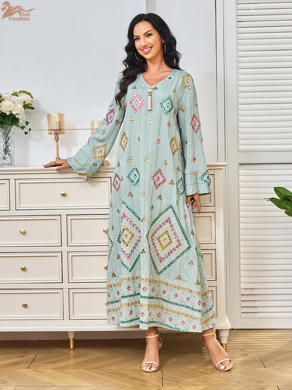 Uni فستان سهرة نسائي فاخر مطرز برقبة على شكل حرف v عباية عباية ترتر فساتين بنمط الأزهار 2025 #4