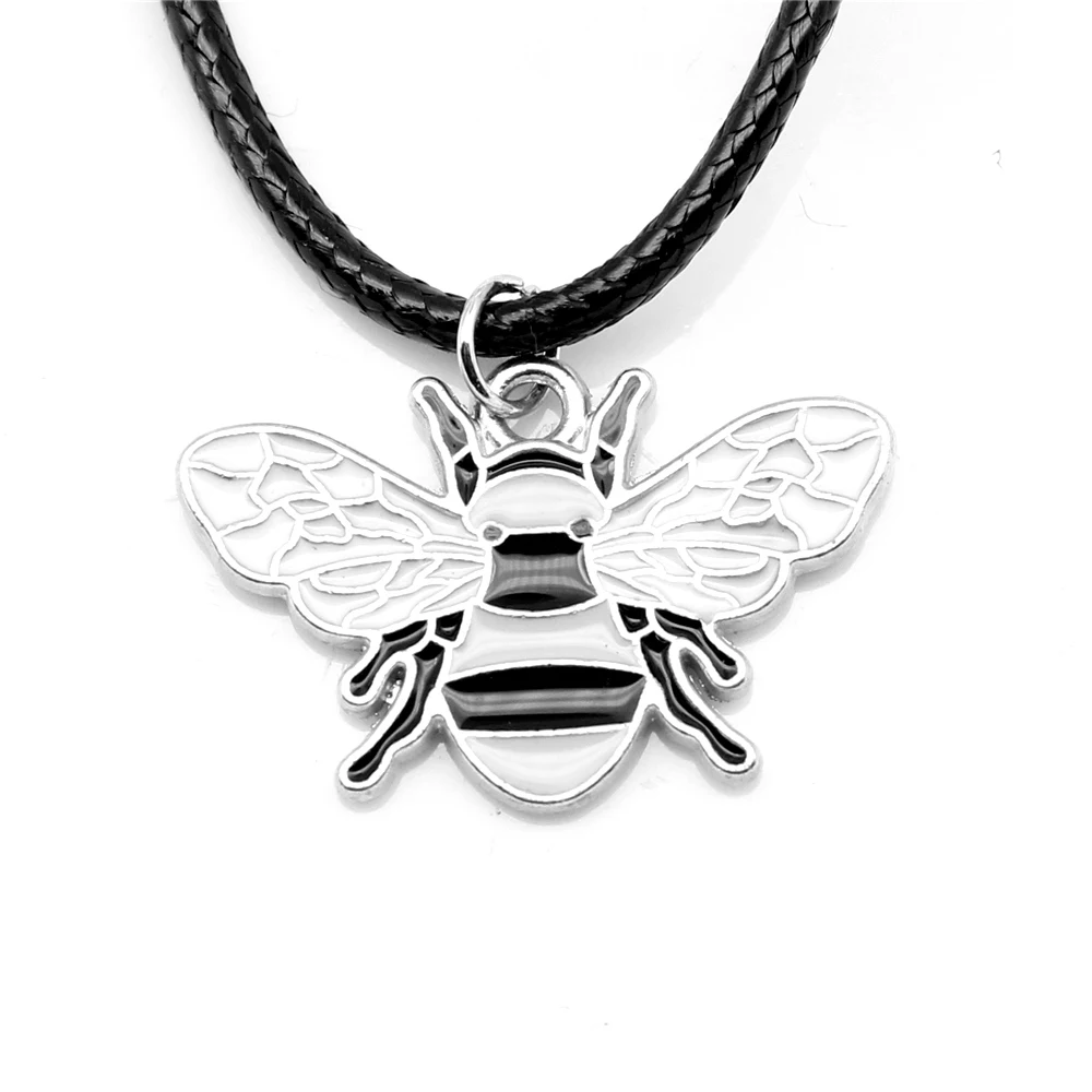 1 Piece Honey Bee Necklace For Girls Best Friends Jewelry 17x25mm